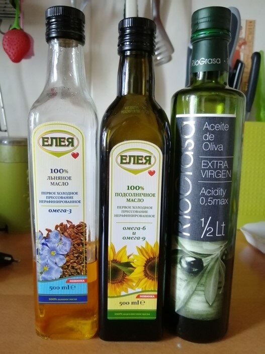Как выбрать оливковое масло в магазине. Масло подсолнечное с оливковым. Оливковое масло производители. Сорта оливкового масла. Салат с оливковым маслом.
