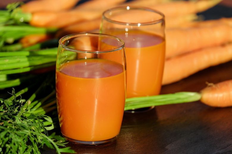 Корнеплод моркови почти на 90% состоит из воды. В этом легко убедиться, воспользовавшись блендером