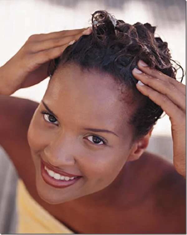 How to soften natural hair without relaxer