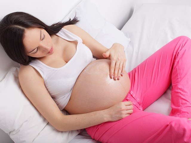 На каком сроке беременности обычно появляются стрии