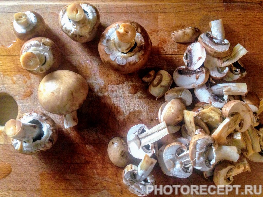 Фото рецепта - Картофельная запеканка с грибами и соусом Бешамель - шаг 1