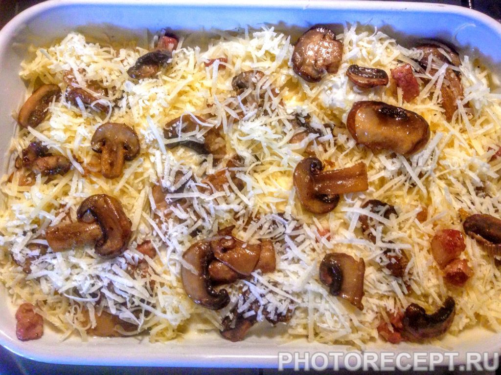 Фото рецепта - Картофельная запеканка с грибами и соусом Бешамель - шаг 8